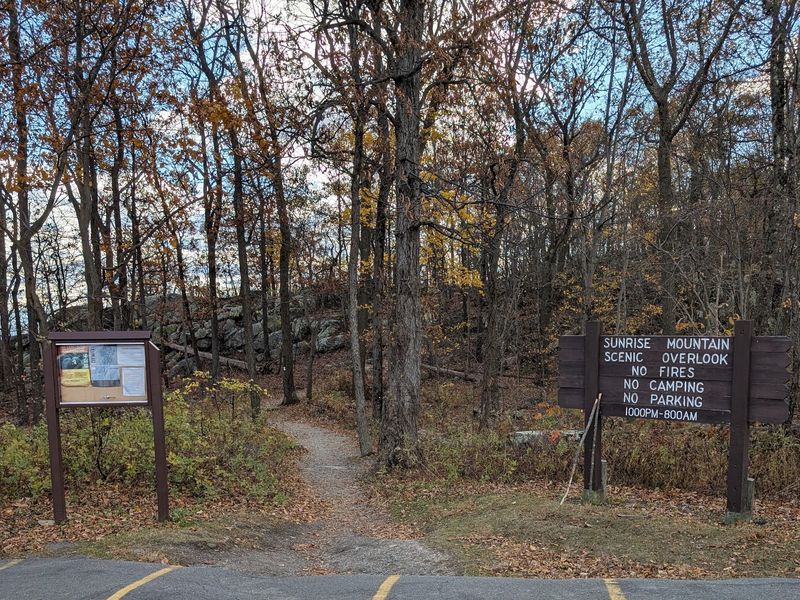 Sunrise Mountain Overlook Trail - Stokes State Forest