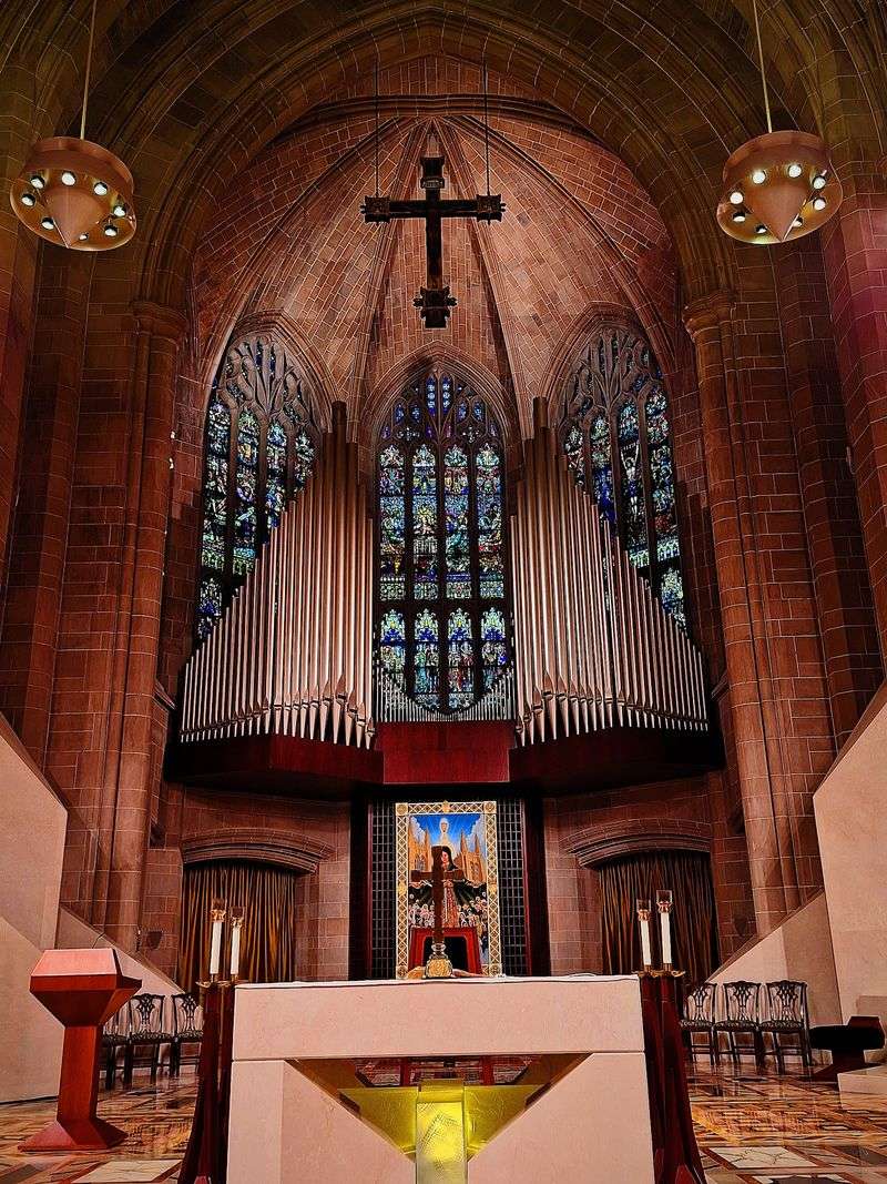 Sunrise glass, marble, and a sanctuary built for scale Sunrise glass, marble, and a sanctuary built for scale