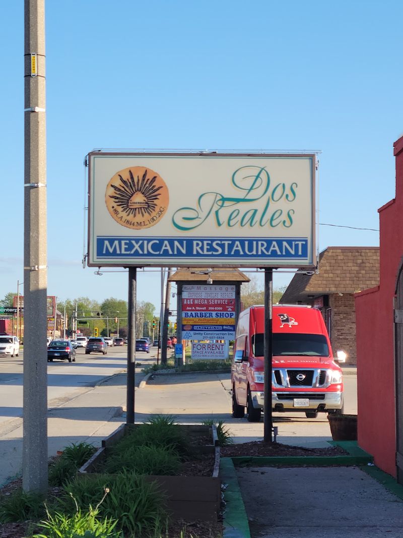 Dos Reales Mexican Restaurant (Champaign)