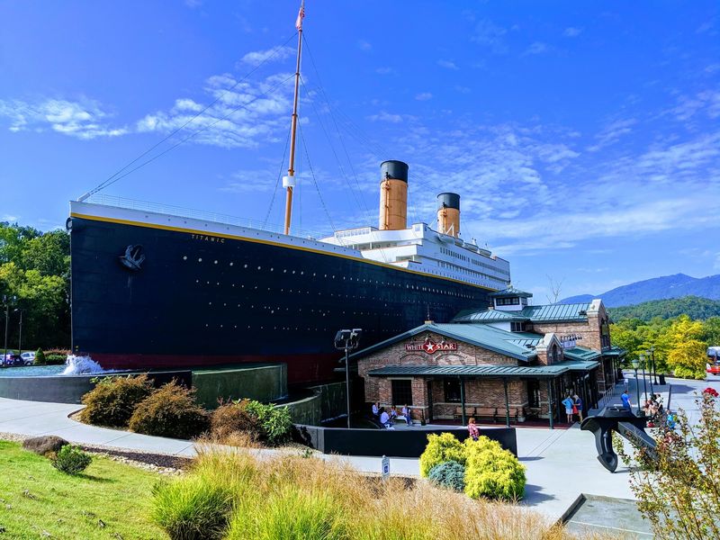 TITANIC Museum Attraction - Pigeon Forge TITANIC Museum Attraction - Pigeon Forge
