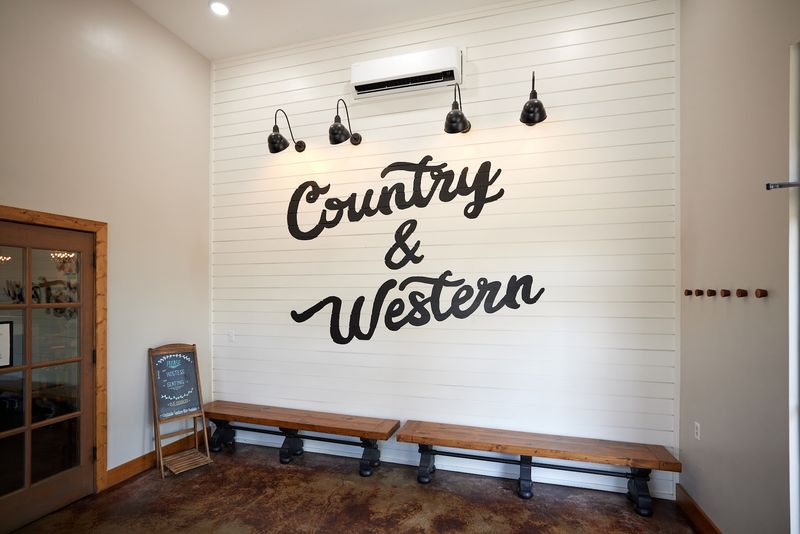 Rustic Atmosphere With Indoor And Patio Seating