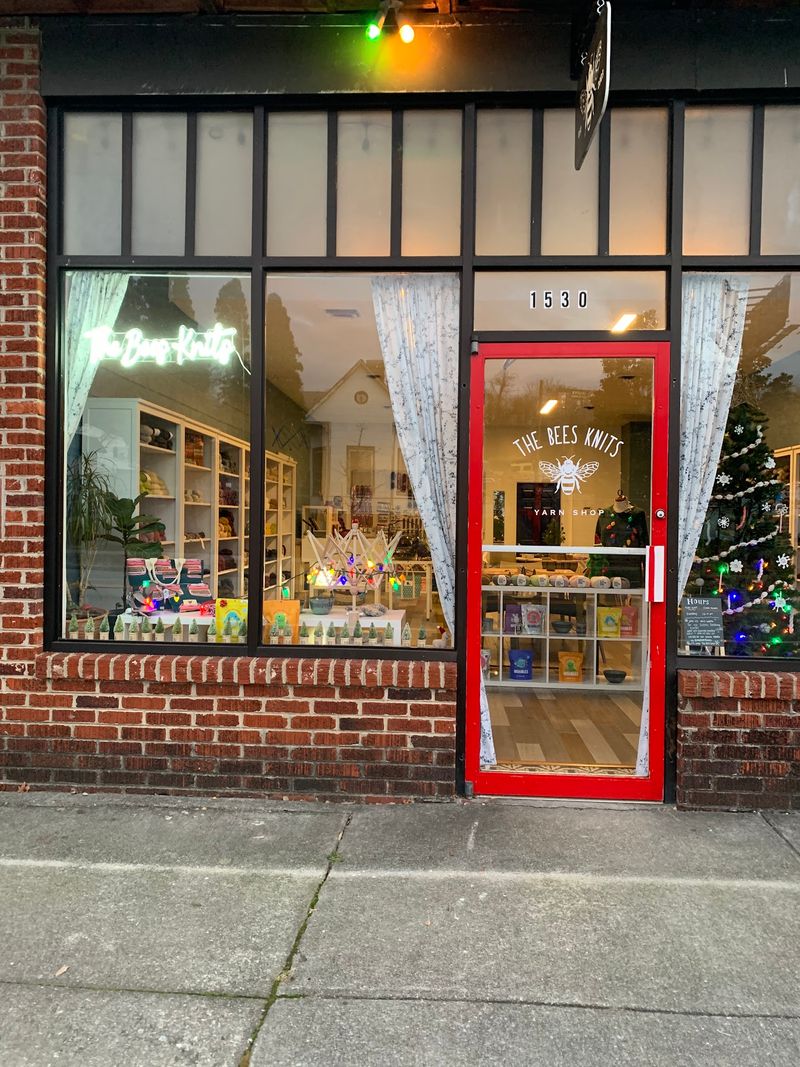 The Bees Knits - Knoxville The Bees Knits - Knoxville