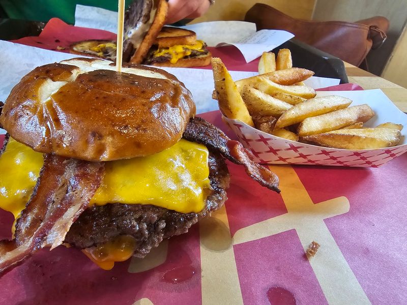 The Burgers Are The Main Event