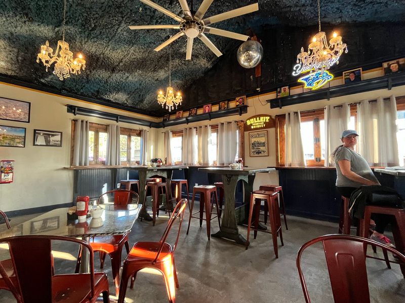 The Casual Atmosphere Makes It Easy to Settle In The Casual Atmosphere Makes It Easy to Settle In