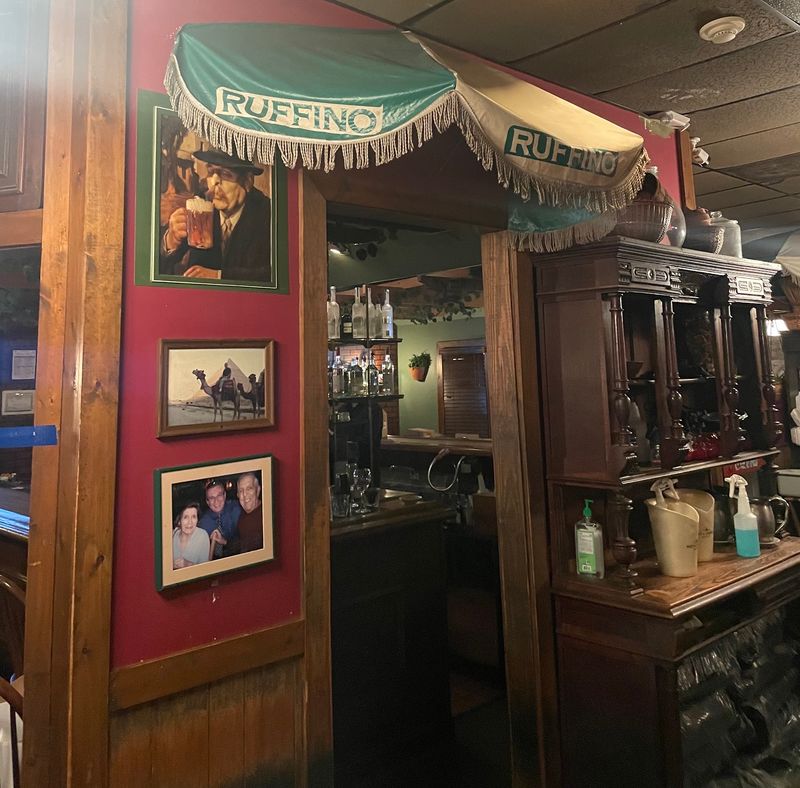 The Cozy Dining Room Feels Made for a Long Italian Dinner The Cozy Dining Room Feels Made for a Long Italian Dinner