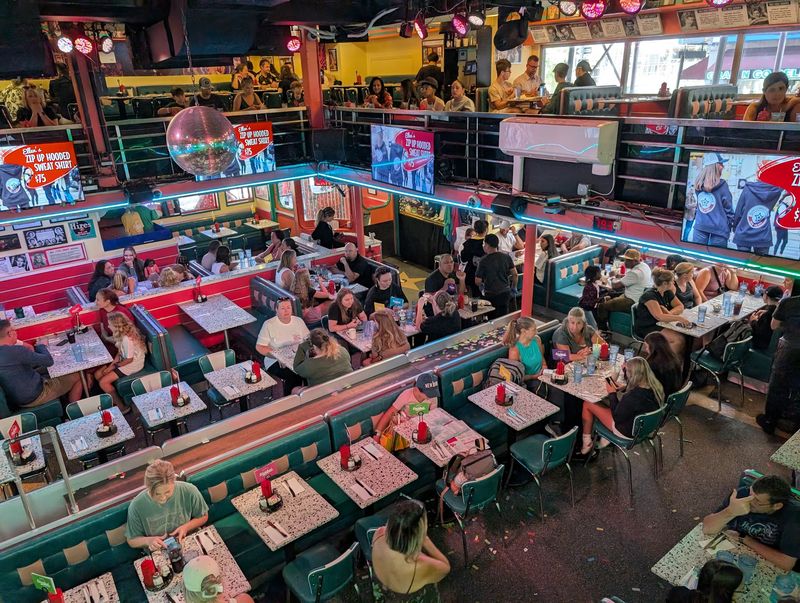 The Electric Atmosphere That Keeps Everyone Buzzing