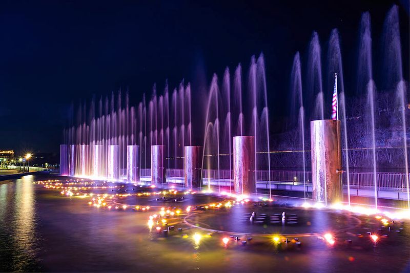 The Fountain Show Turns Shopping Into a Spectacle The Fountain Show Turns Shopping Into a Spectacle