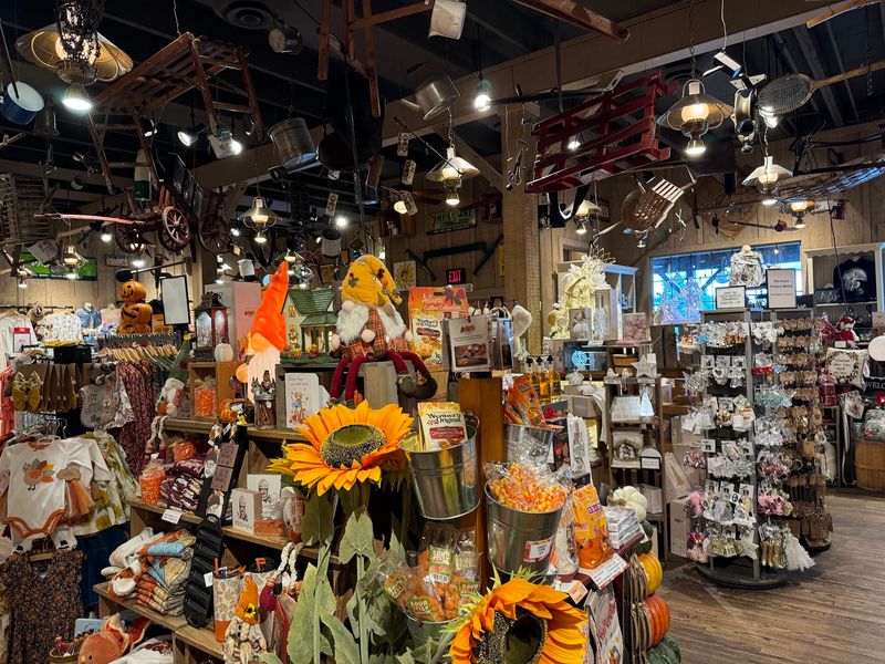 The General Store Turns Dinner Into a Browse The General Store Turns Dinner Into a Browse