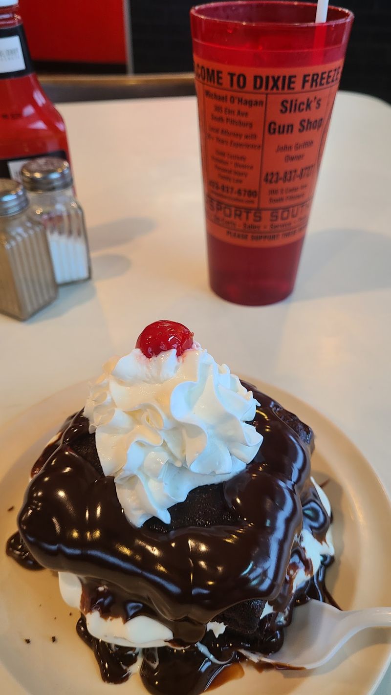 The Hot Fudge Cake Might Be the Most Tempting Thing on the Menu The Hot Fudge Cake Might Be the Most Tempting Thing on the Menu