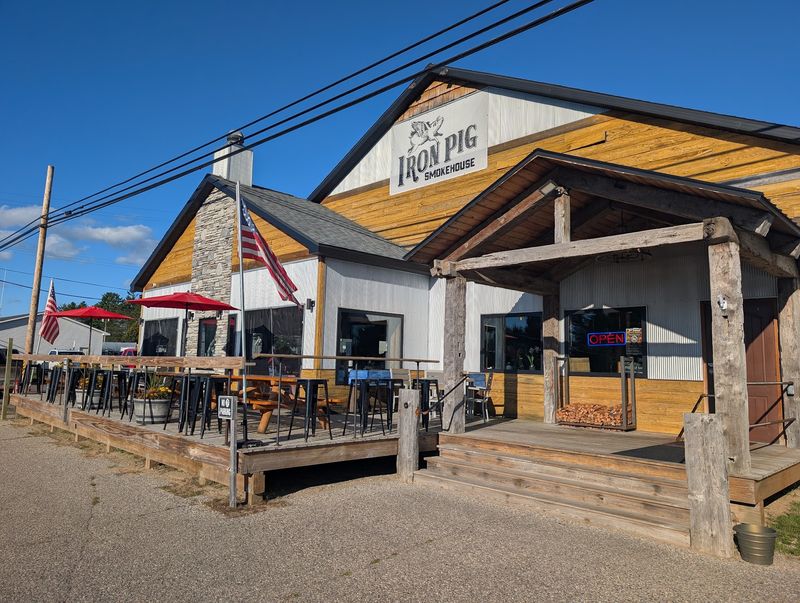 The Iron Pig Smokehouse - Gaylord