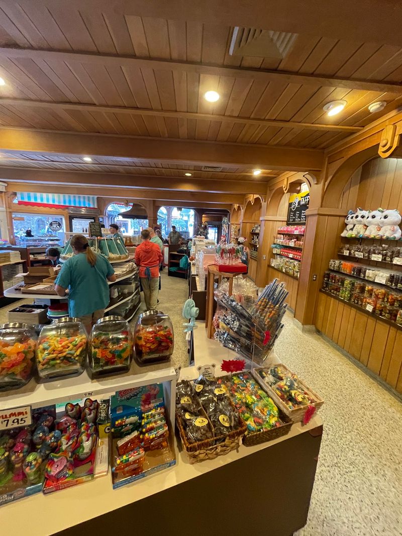 The Old-Fashioned Shop Feels Like a Step Back in Time The Old-Fashioned Shop Feels Like a Step Back in Time