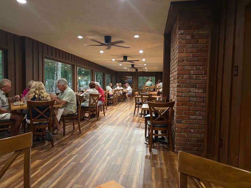 The Pier Brings Lakeside Dining to Counce The Pier Brings Lakeside Dining to Counce