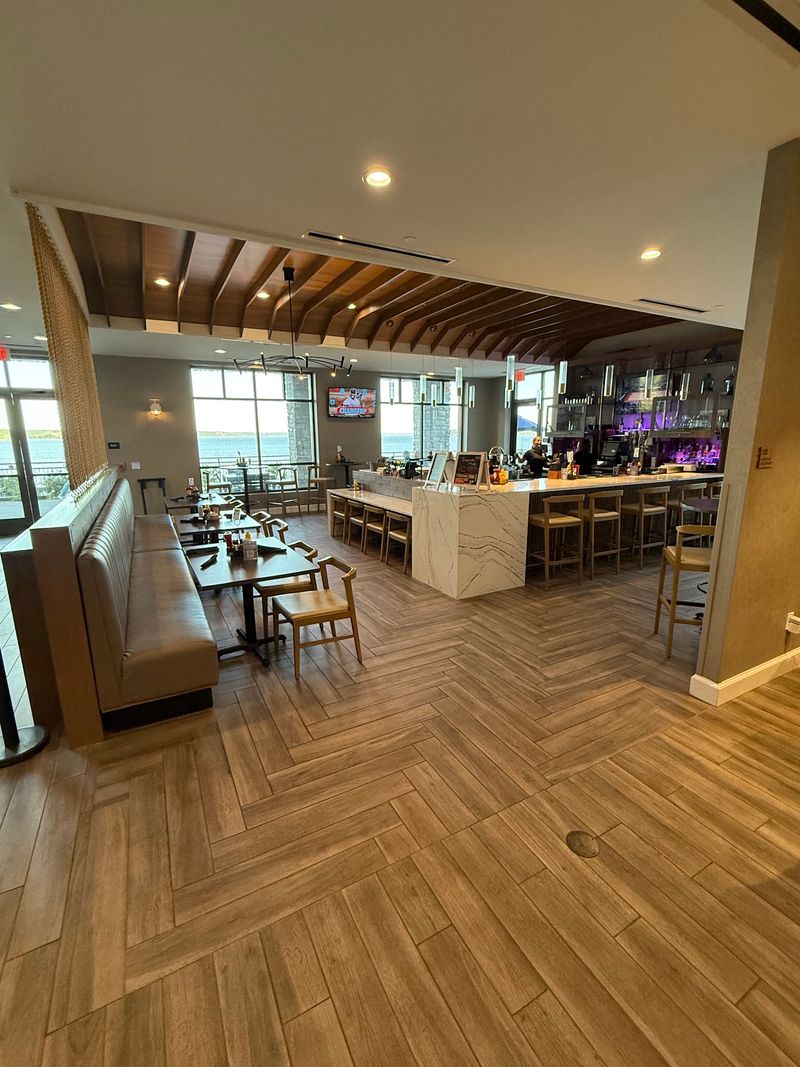 The Restaurant at Paris Landing, Buchanan