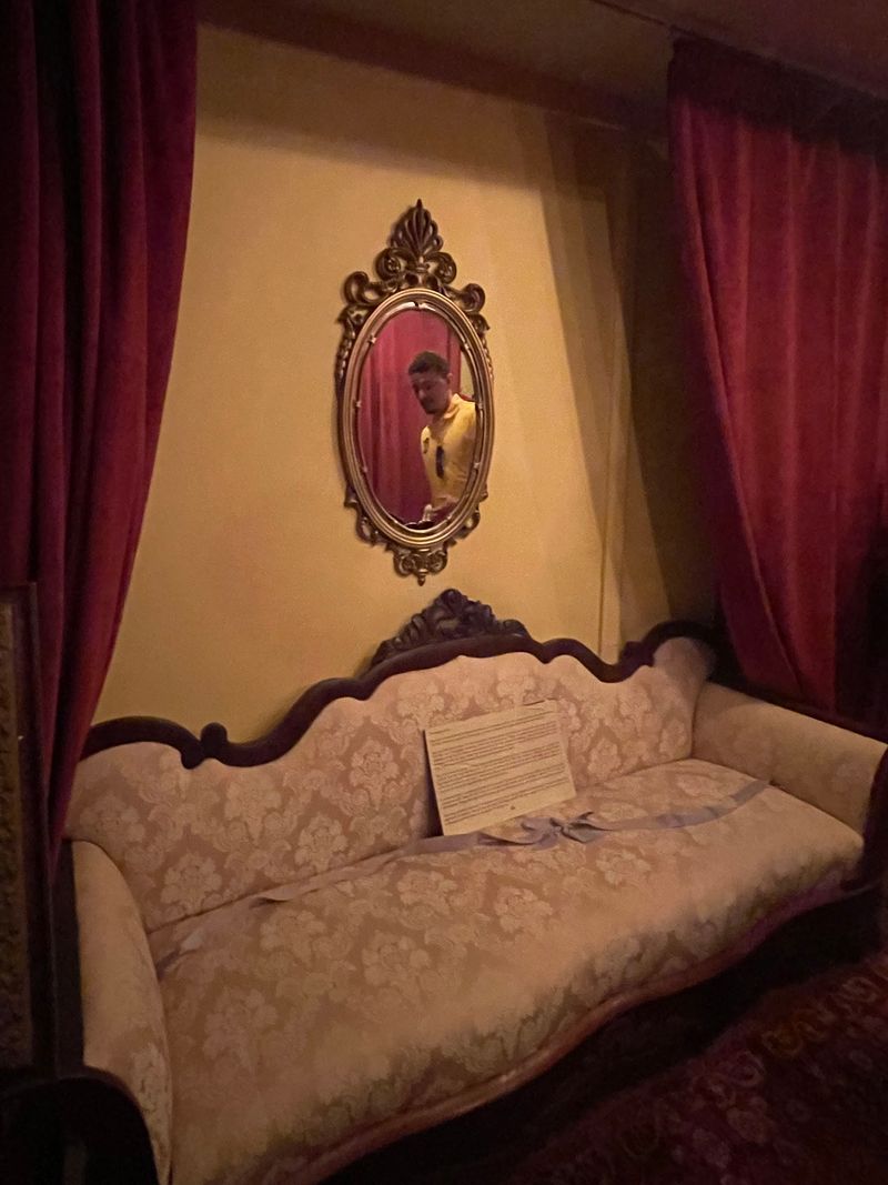 The Singing Couch Is the Exhibit Everyone Remembers The Singing Couch Is the Exhibit Everyone Remembers