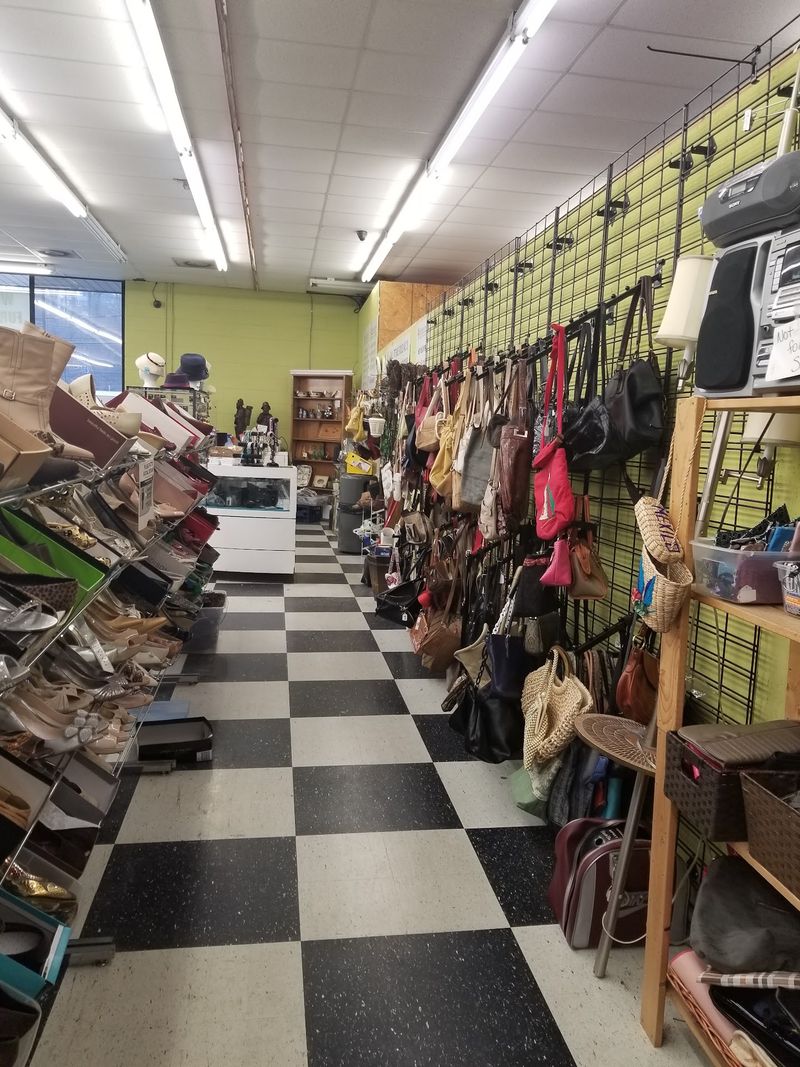 The Thrift Store to benefit Chambliss Center for Children - Chattanooga The Thrift Store to benefit Chambliss Center for Children - Chattanooga