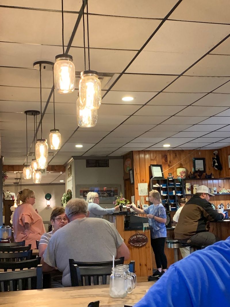 The Warm Southern Hospitality That Makes You Feel Like Family The Warm Southern Hospitality That Makes You Feel Like Family