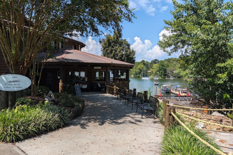 The Waterfront Views Are Half the Reason to Visit This Tennessee Restaurant