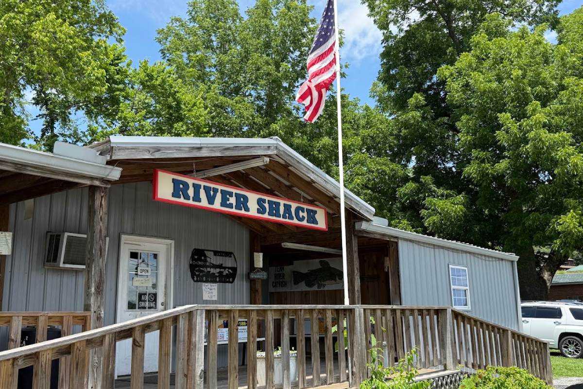 These 12 Tennessee Restaurants Fry Fish So Crispy, You'll Hear the Crunch