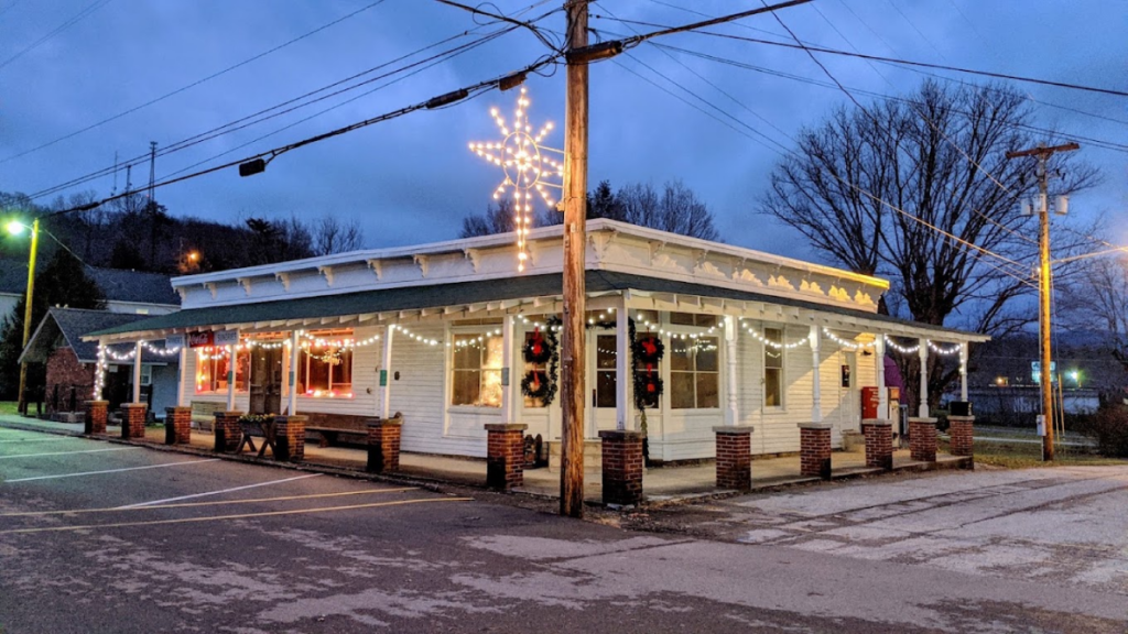 This Historic Tennessee Cafe Has an Old-School Charm You Rarely See Anymore