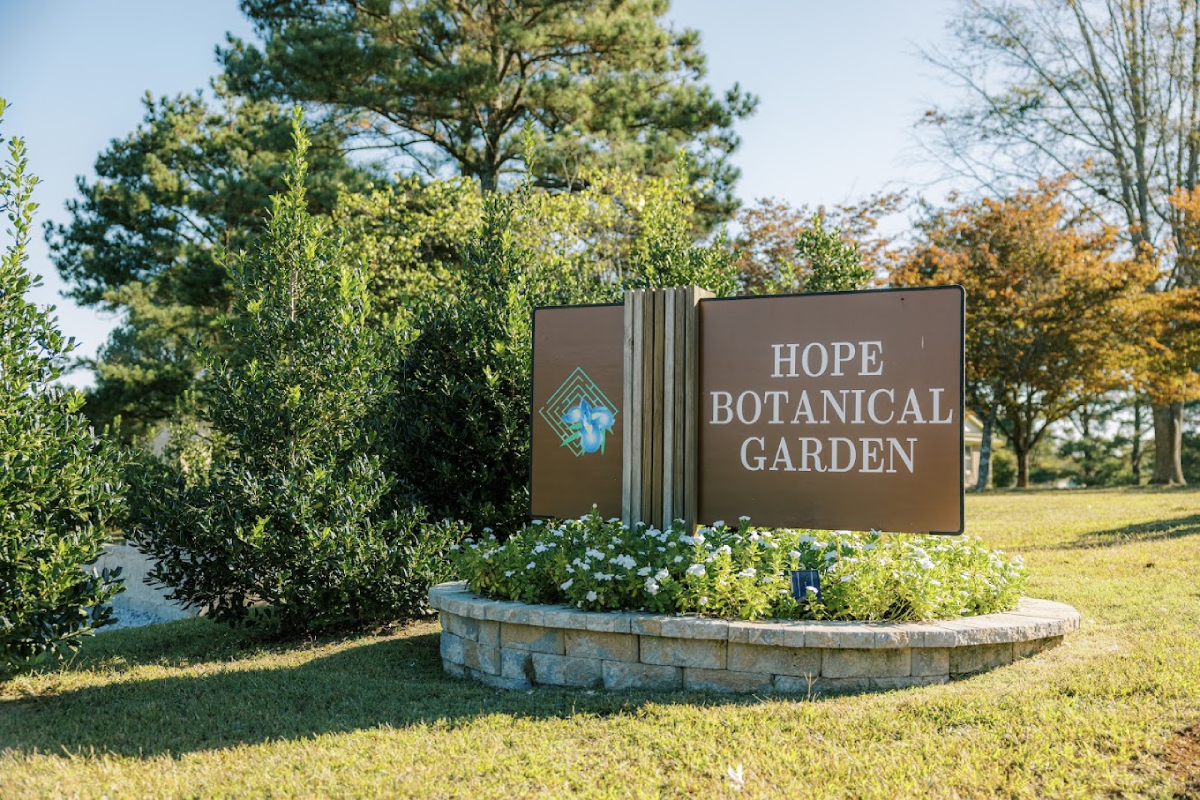 This Little-Known Tennessee Garden Packs Koi Ponds, Mazes And A Mile Of Walking Paths Into Just 4 Acres
