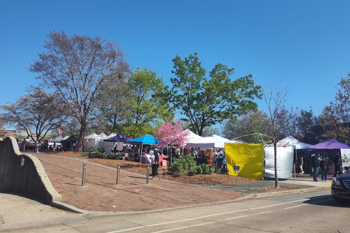 This Popular Tennessee Waterfront Market Ends Its 2026 Season in October