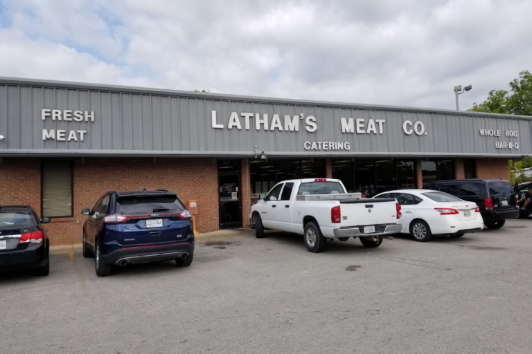 This Tennessee Butcher Shop Hides A Barbecue Joint And Old-Fashioned Country Buffet