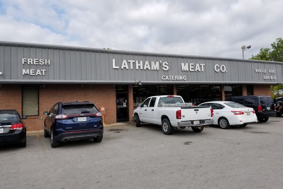 This Tennessee Butcher Shop Hides A Barbecue Joint And Old-Fashioned Country Buffet