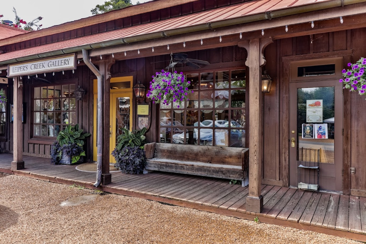 This Tiny Tennessee Village Serves Up BBQ, Live Music, And Plenty Of Southern Charm