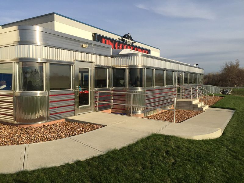 Tin Goose Diner, Port Clinton Tin Goose Diner, Port Clinton