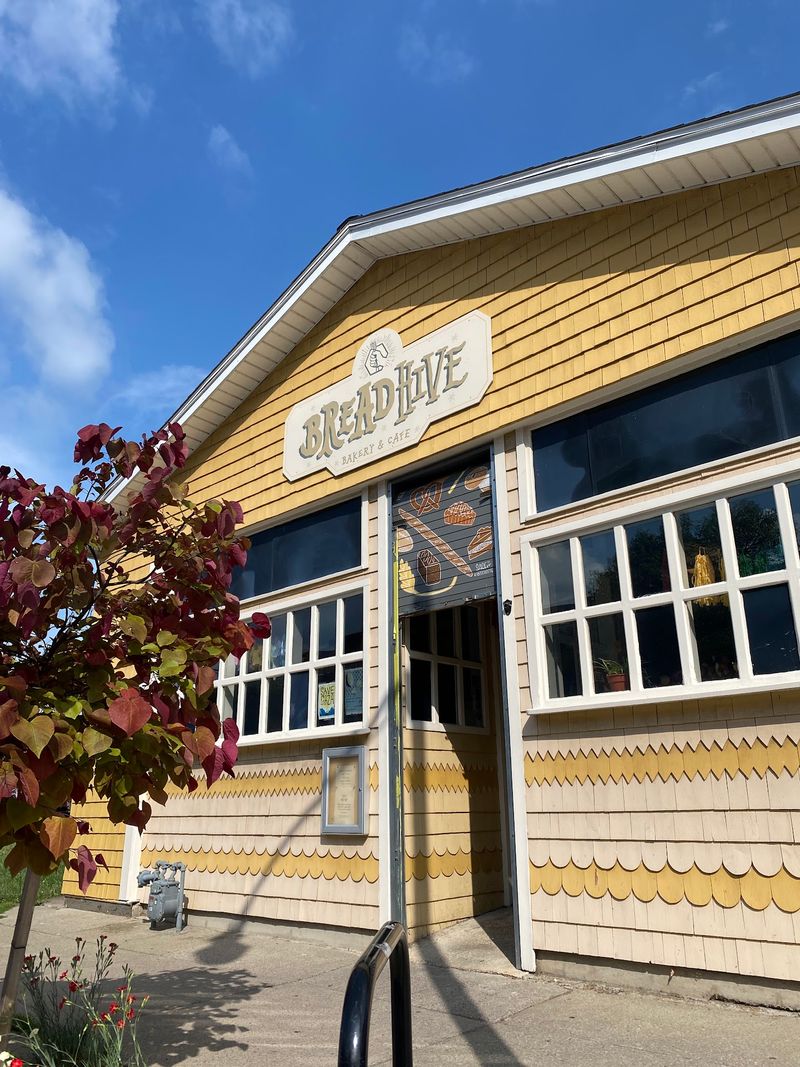 Tips for Visiting BreadHive Without the Wait