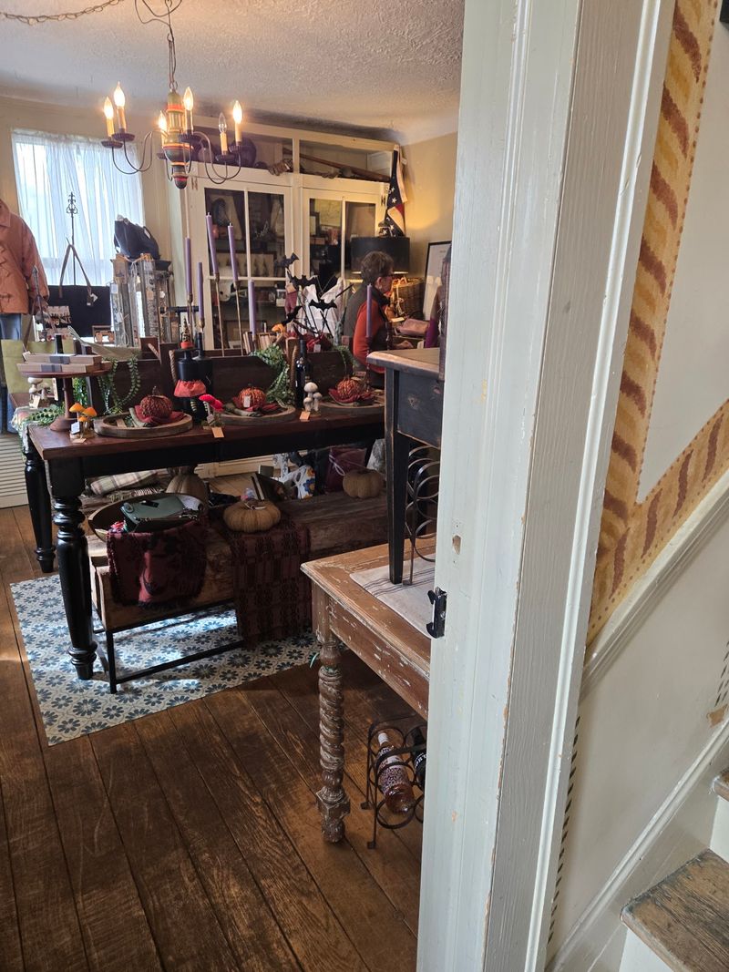 Tree House Gallery & Tea Room, Avon Tree House Gallery & Tea Room, Avon
