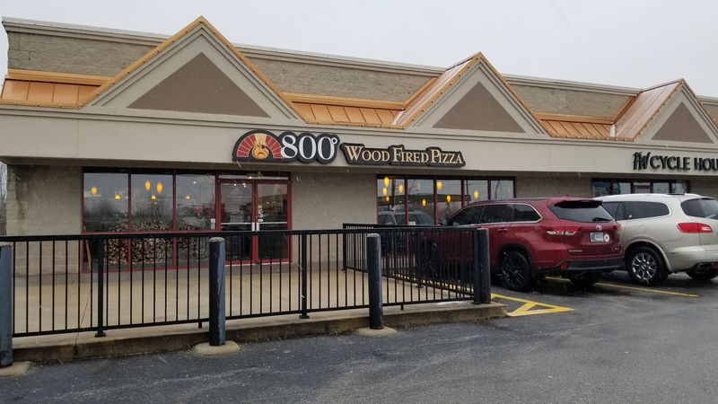 800 Degrees Wood Fired Pizza 