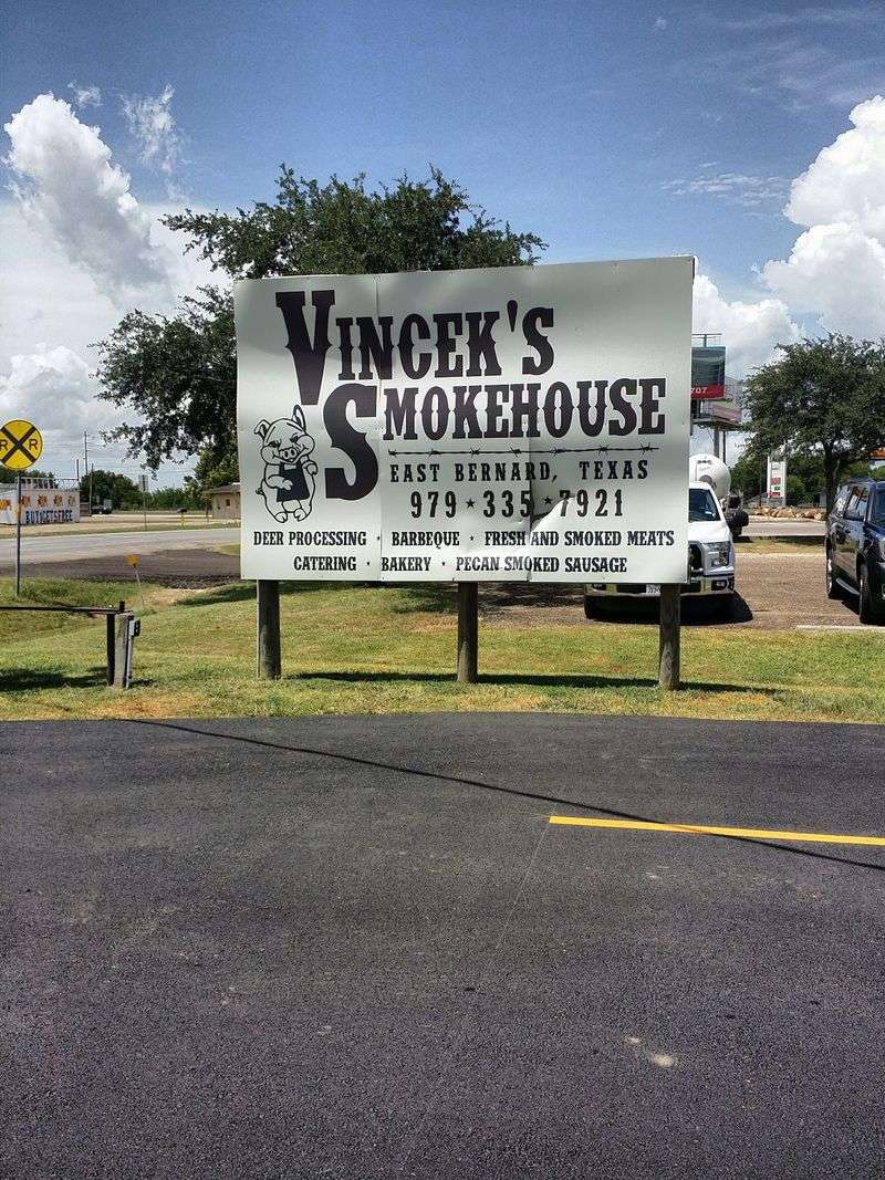 Vincek's Smokehouse (East Bernard)