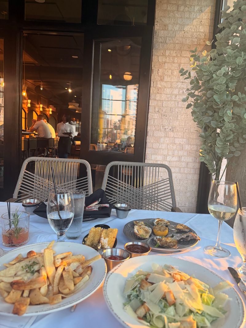 Walt and Ricky's Seafood Kitchen - Memphis