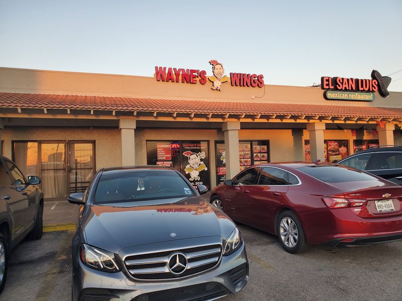 Wayne's Wings (San Antonio)