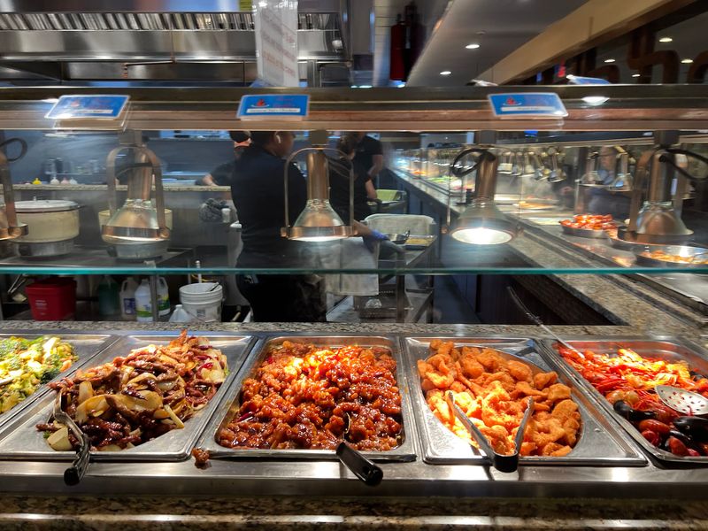 Weekday Lunch Pricing That Makes Your Wallet Happy Weekday Lunch Pricing That Makes Your Wallet Happy