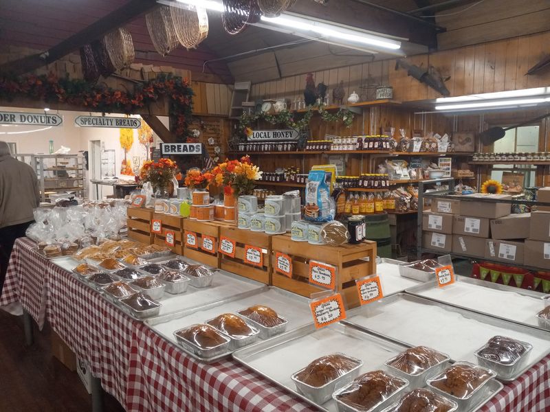 Wemrock Orchards Farm Market Bakery - Freehold