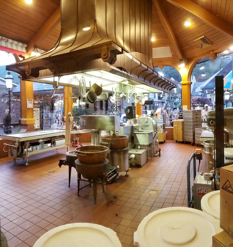 Why This Little Candy Shop Has Become a Gatlinburg Favorite Why This Little Candy Shop Has Become a Gatlinburg Favorite