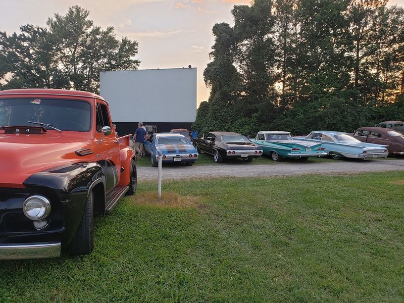Why This Old-School Tennessee Drive-In Is Still Worth the Trip Why This Old-School Tennessee Drive-In Is Still Worth the Trip
