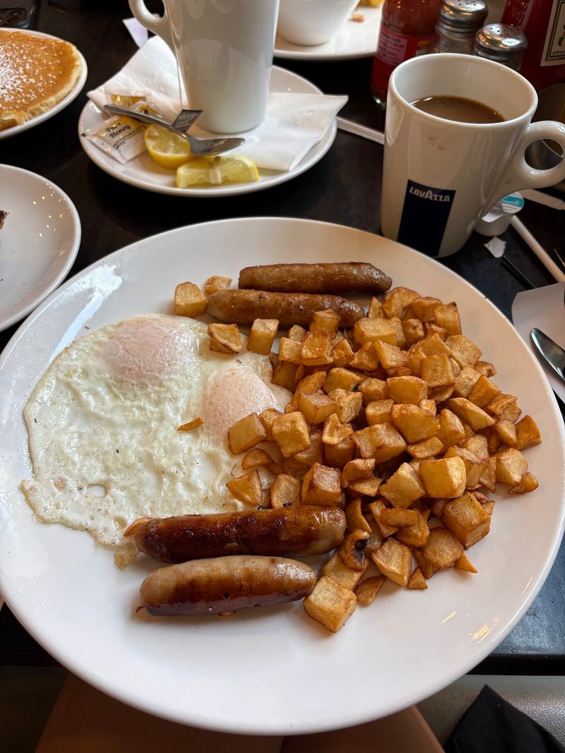 Why the Hudson Cafe Name Fits the Room Today Why the Hudson Cafe Name Fits the Room Today