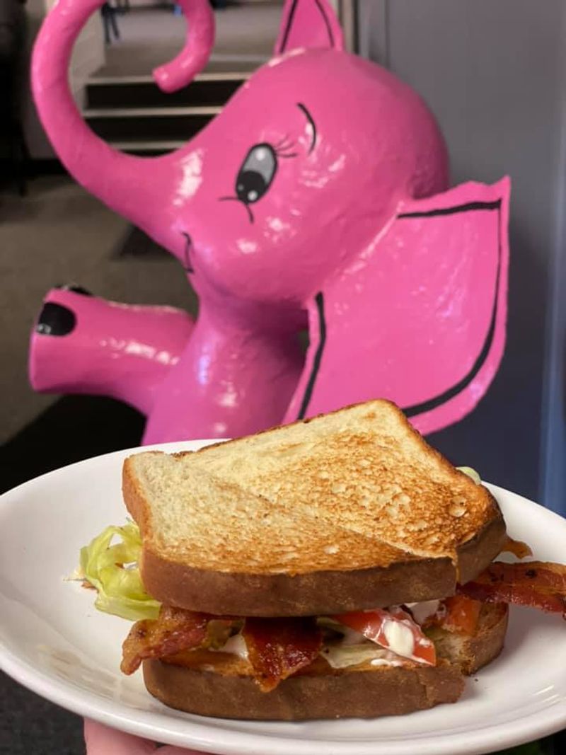 Why this little diner fits the Guy Fieri fantasy