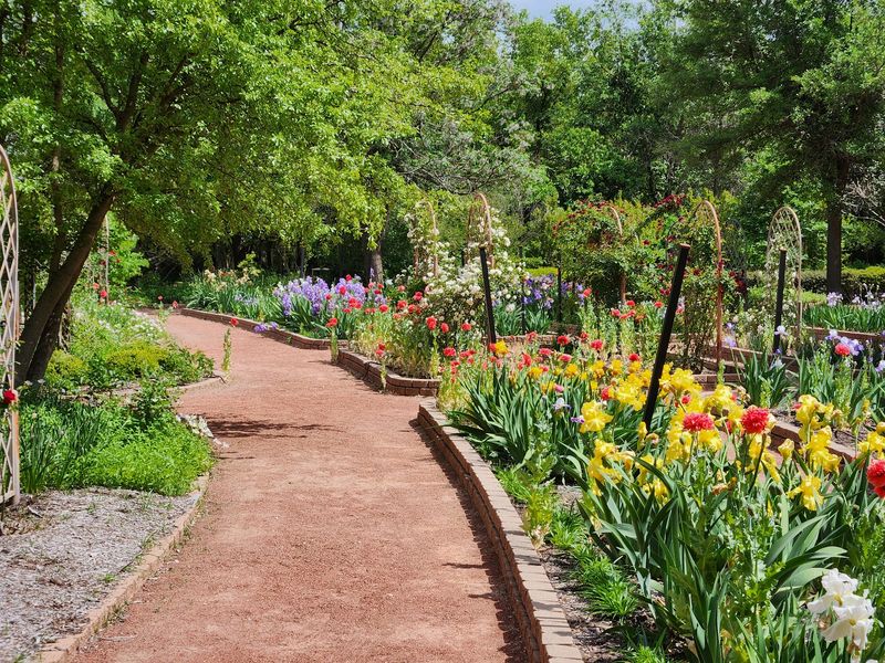 Winding Trails Through 50 Acres of Pure Botanical Bliss Winding Trails Through 50 Acres of Pure Botanical Bliss