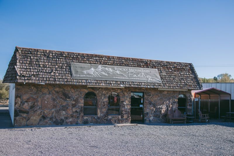 A Country Store Look That Catches Your Eye Fast A Country Store Look That Catches Your Eye Fast