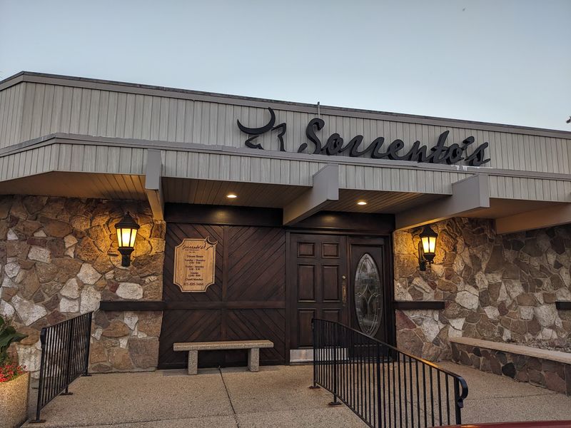 Sorrento’s Restaurant (Maple Park)