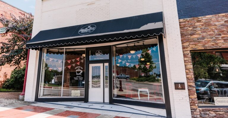 A Beloved Bakery And Timeless Storefronts Make This Tennessee Town Worth The Trip