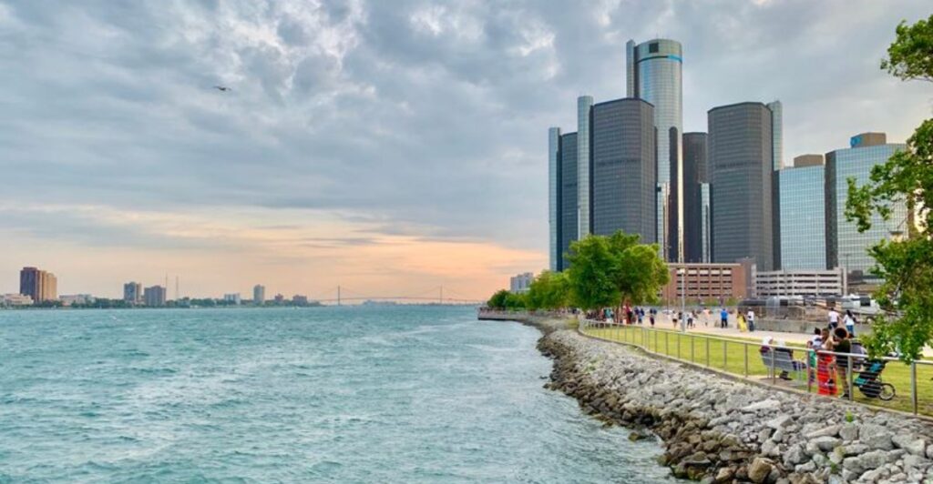 A Crisp Fall Morning Is The Perfect Time For This Easy Michigan Riverfront Run