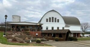 A Rustic Ohio Restaurant Turns A Crisp Fall Day Into A Cozy Meal