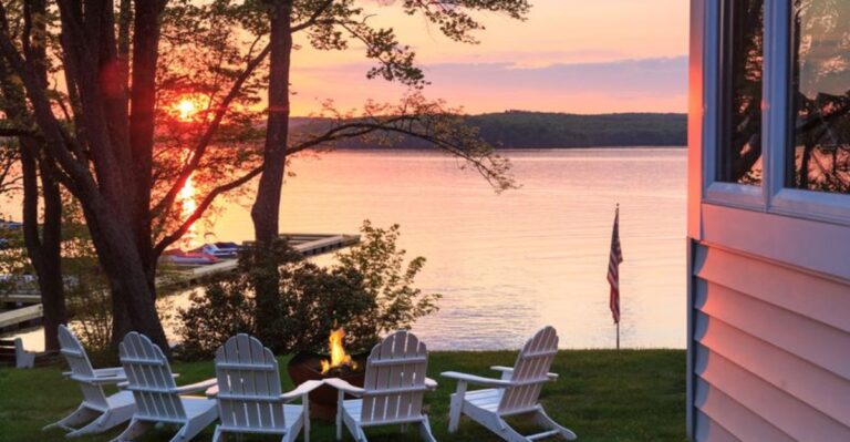 At This Lakeside Pennsylvania Getaway You Can Rent A Boat And Grill Right By The Water