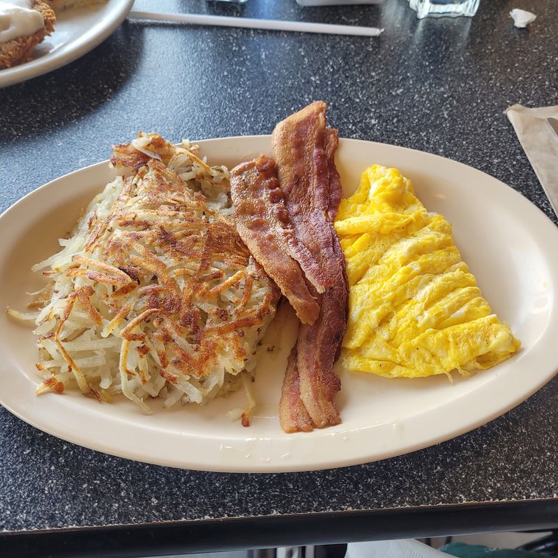Green Chili, Eggs, And The Breakfast Plates That Carry The Reputation