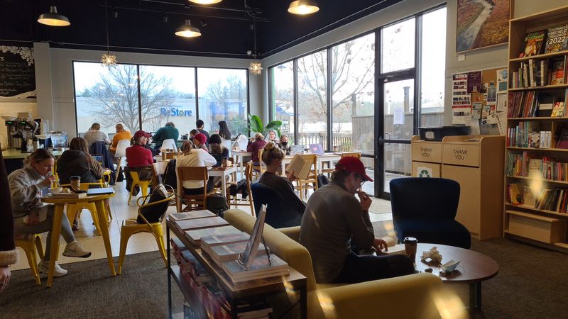 A Café Corner That Turns Errands Into Plans A Café Corner That Turns Errands Into Plans